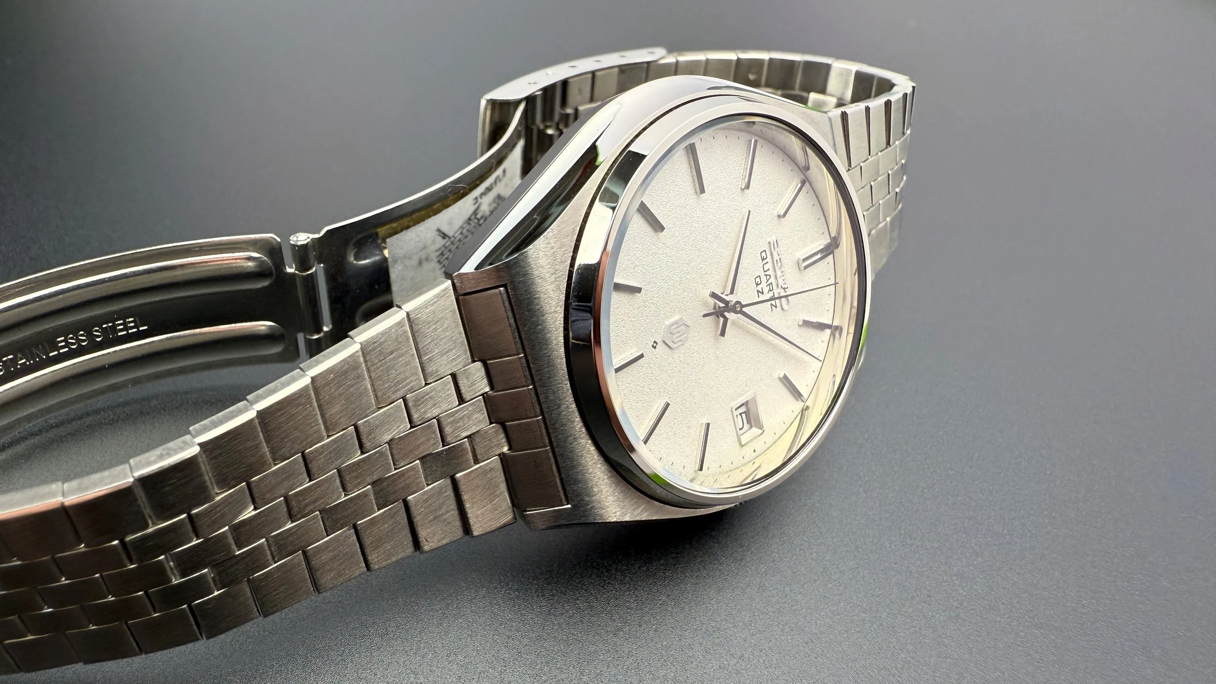 Seiko Quartz QZ 0922-8050 QMT055 — VintageSeikos.NL